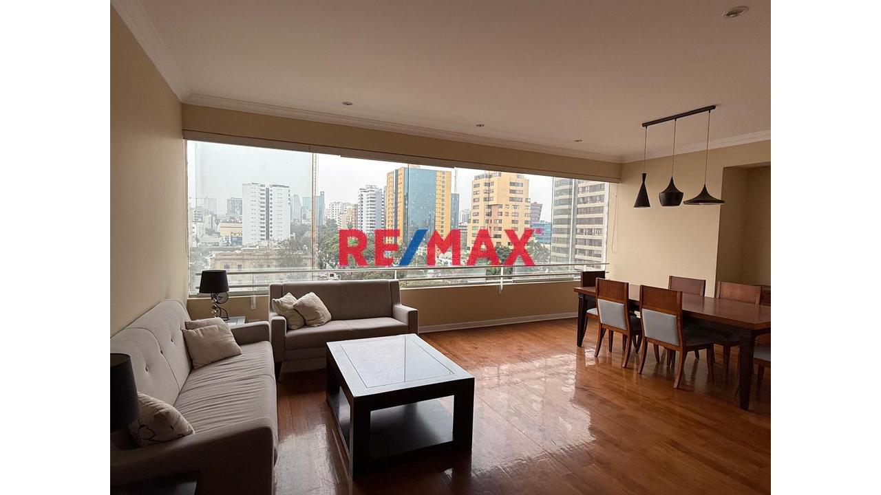 🏡 ¡Amplio Departamento De 3 Dormitorios En Venta En San Isidro!