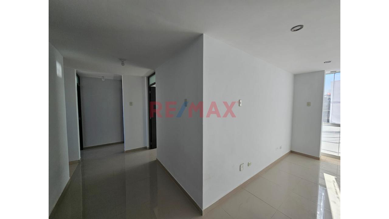 🏡 Amplio Departamento En Tercer Piso Con Acabados En Porcelanato – Cerro Colorado — foto 6
