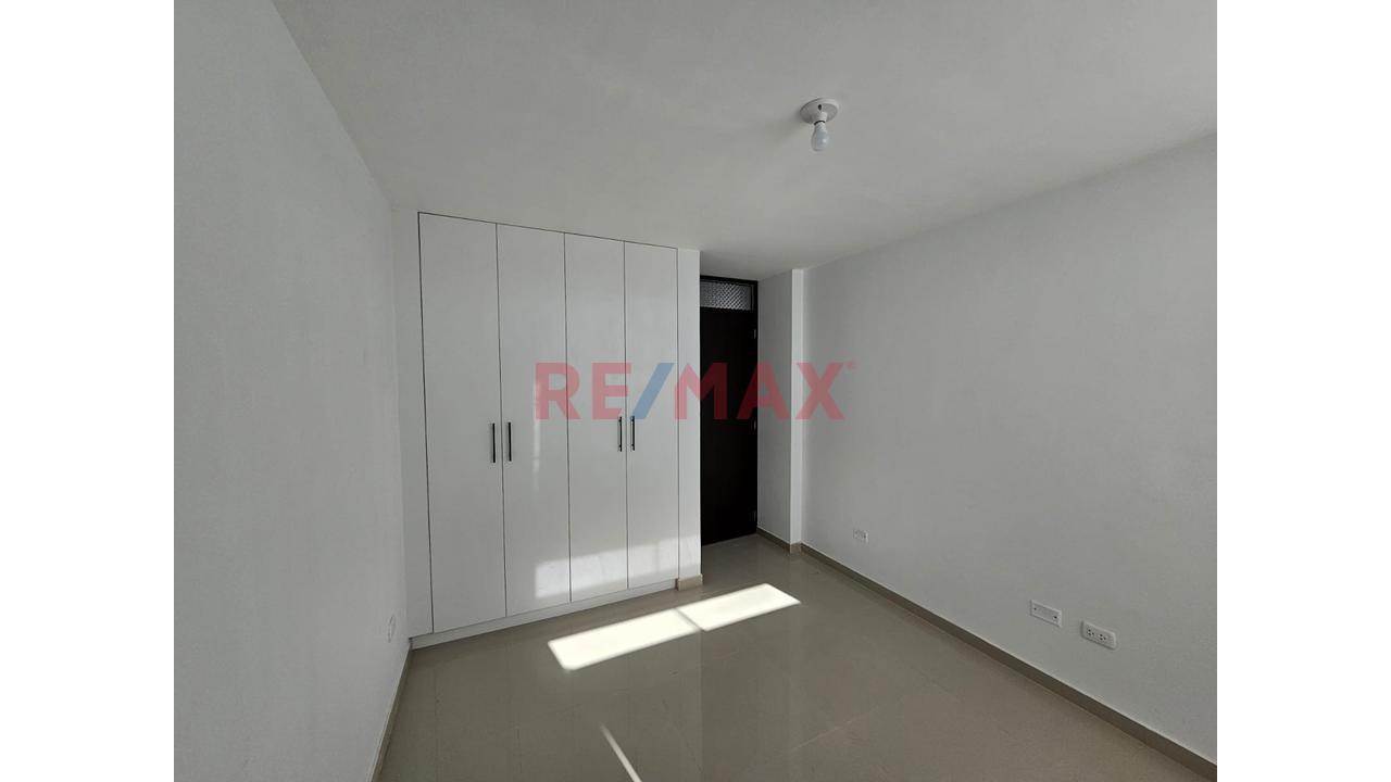 🏡 Amplio Departamento En Tercer Piso Con Acabados En Porcelanato – Cerro Colorado — foto 3