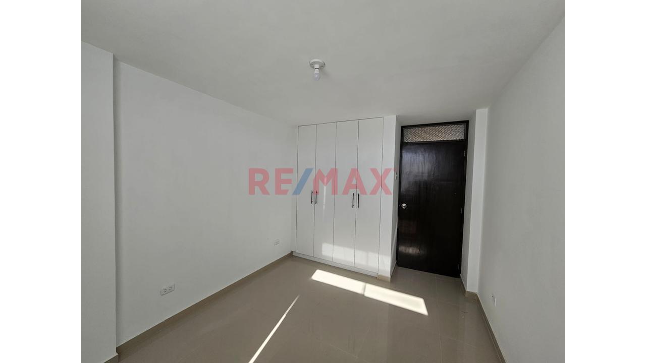 🏡 Amplio Departamento En Tercer Piso Con Acabados En Porcelanato – Cerro Colorado — foto 13