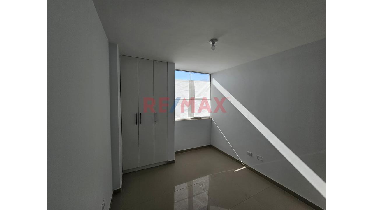 🏡 Amplio Departamento En Tercer Piso Con Acabados En Porcelanato – Cerro Colorado — foto 11
