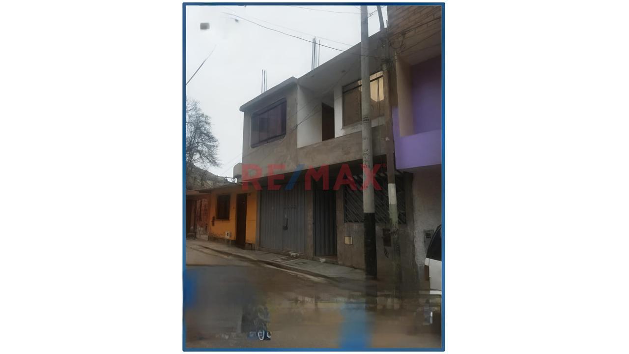 Se Alquila Departamento 1Er Piso En Comas + Cochera