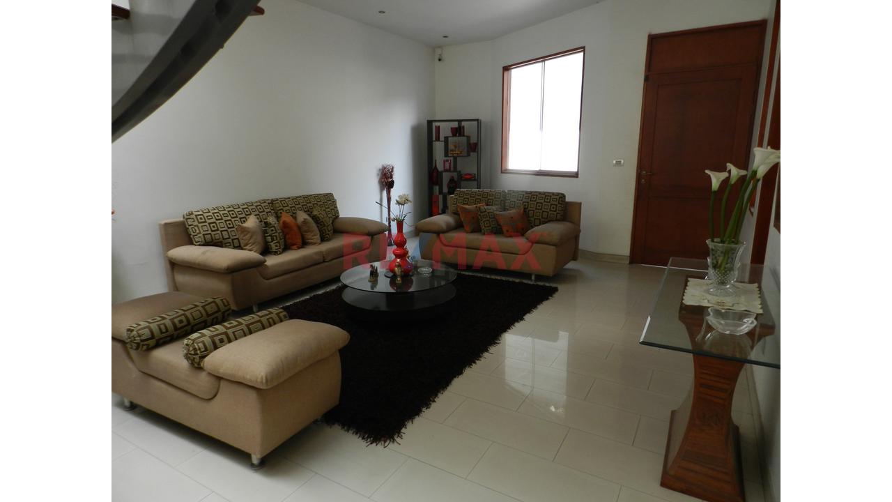 Allquilerl De Casa Con Piscina Y 2 Cocheras - 10