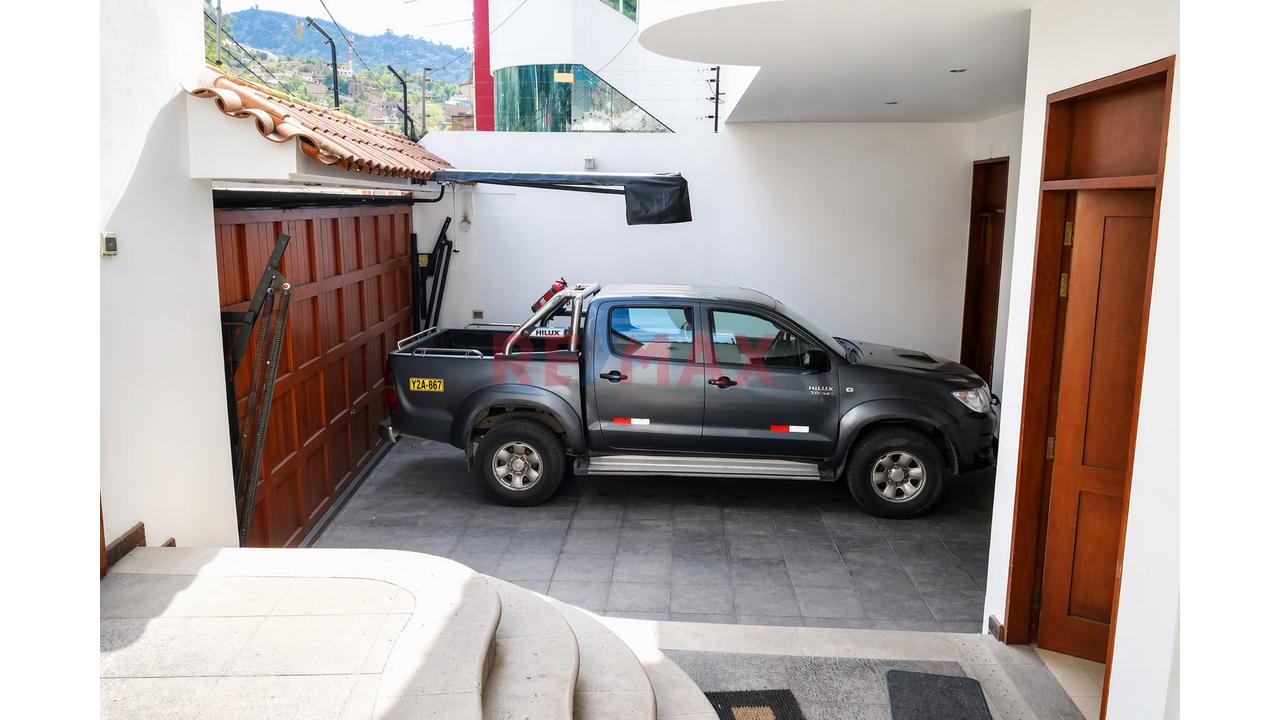 Allquilerl De Casa Con Piscina Y 2 Cocheras - 2