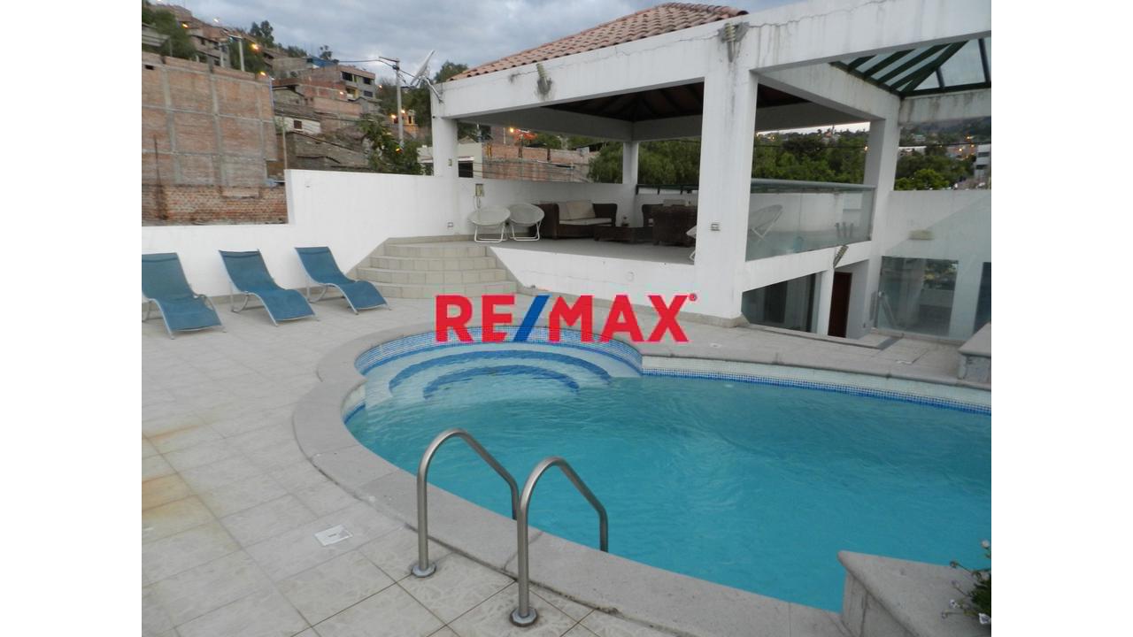 Allquilerl De Casa Con Piscina Y 2 Cocheras
