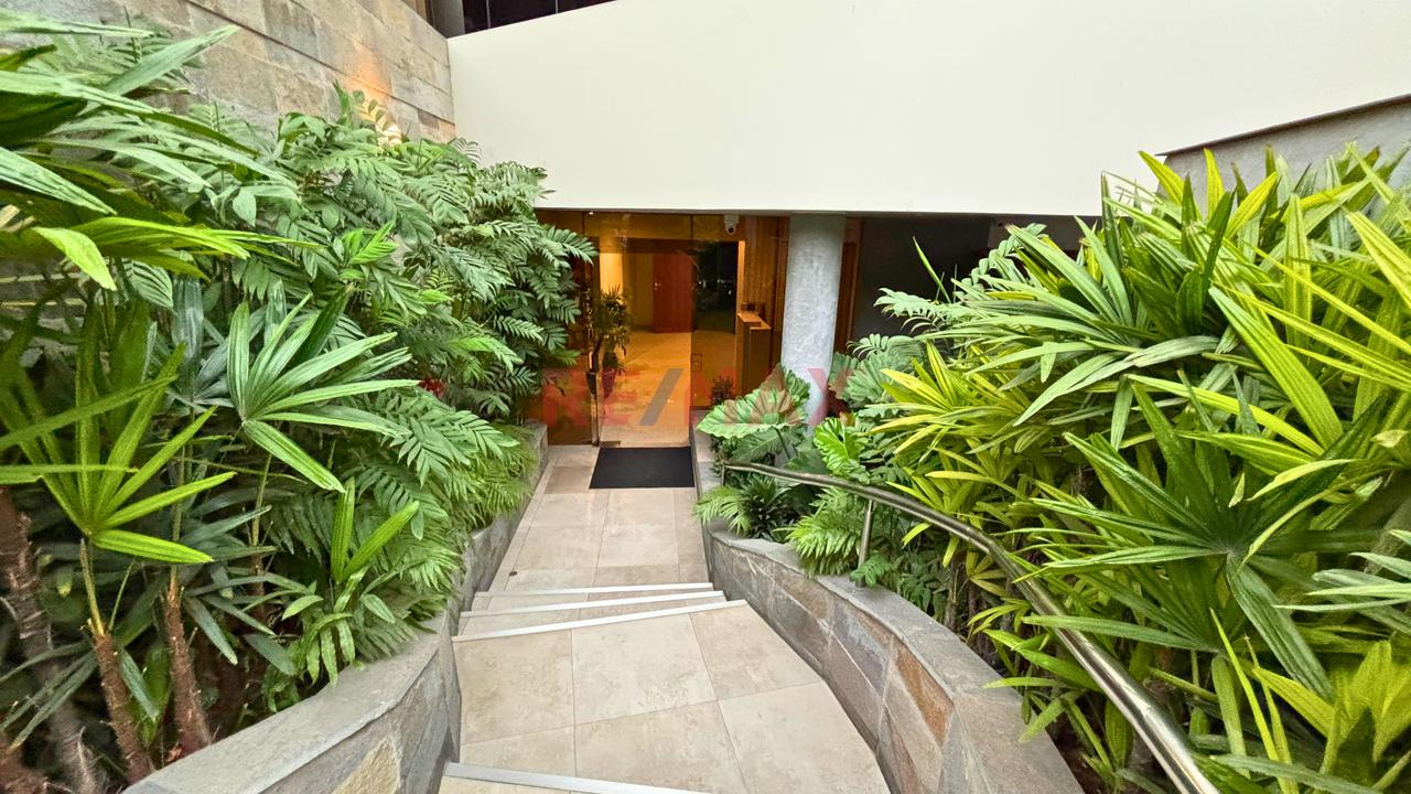 Hermoso Y Amplio Penthouse Duplex Frente A Parque En La Mejor Zona De Chacarilla, 3 Cocheras, Enorme Terraza Con Bbq Y Piscina Privada. — foto 8