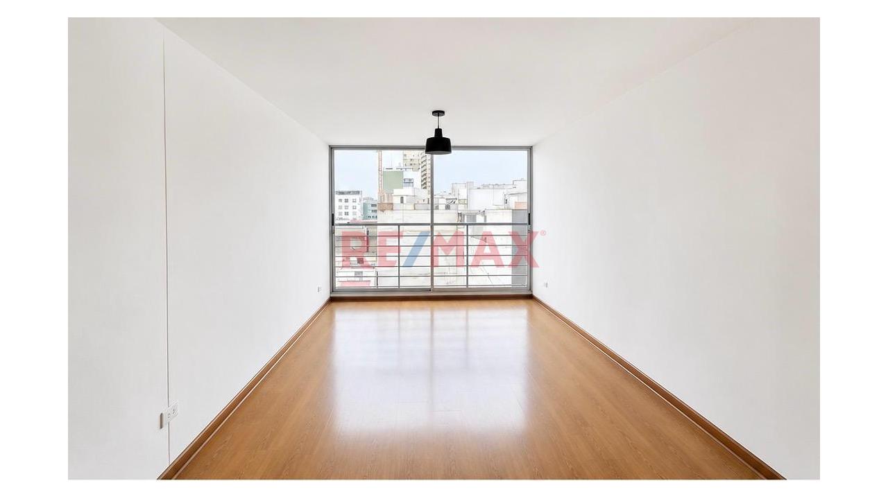 Vive Miraflores Con Amplitud, Comodidad Y Una Ubicación Privilegiada Descubre Este Espectacular Departamento De 101 M², Ubicado En La Calle Piura, Miraflores, Una De Las Zonas Más Cotizadas Y De Mayo