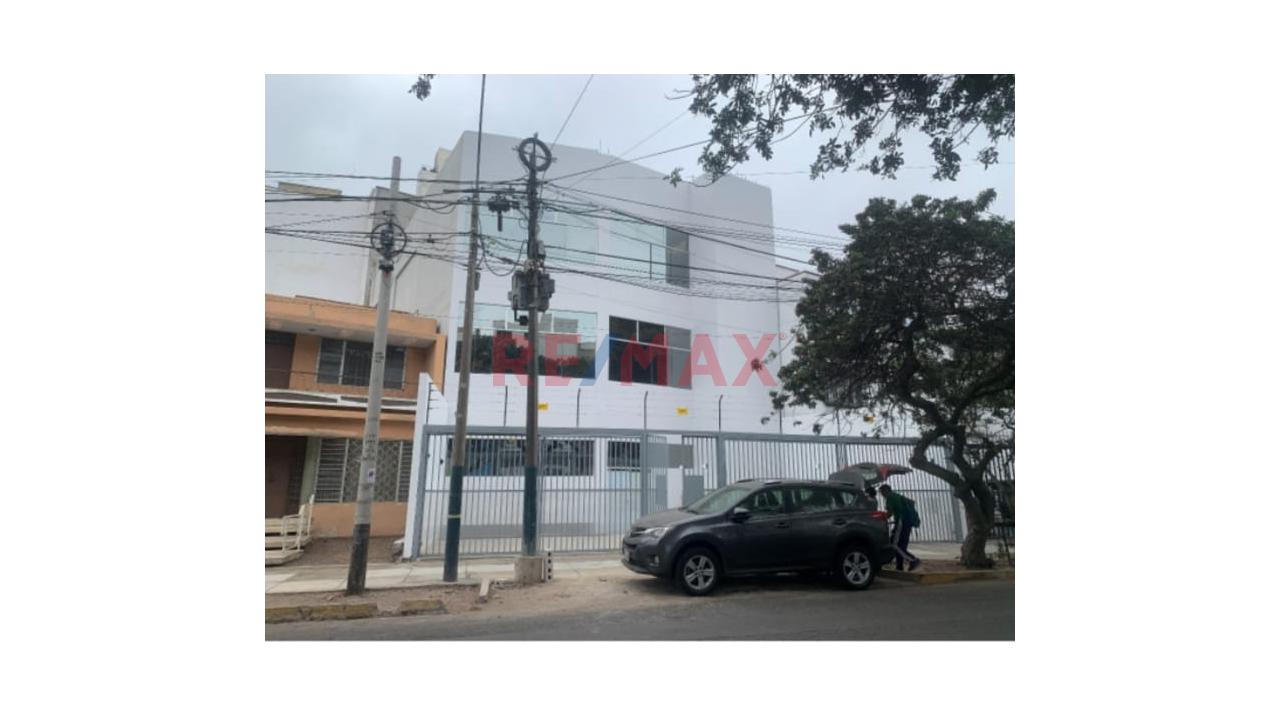 Alquilo Estratégico Local Comercial De 271 M² En Pueblo Libre - 1