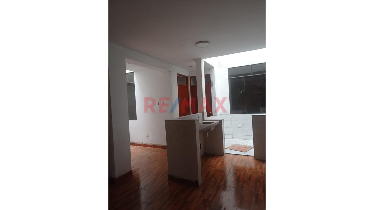 Se Alquila Departamento 2Do Piso-3 Habitaciones En Comas - 5