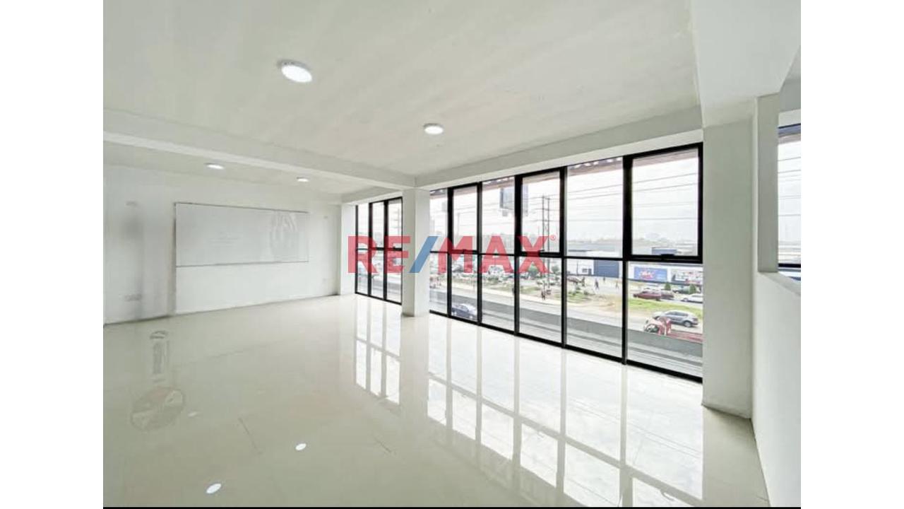 ¡Alquilo Amplio Local Comercial  2Do Piso En Los Olivos!  Ideal Para Academias, Gym, Institutos O Centros Médicos 🏫🏥 - 18