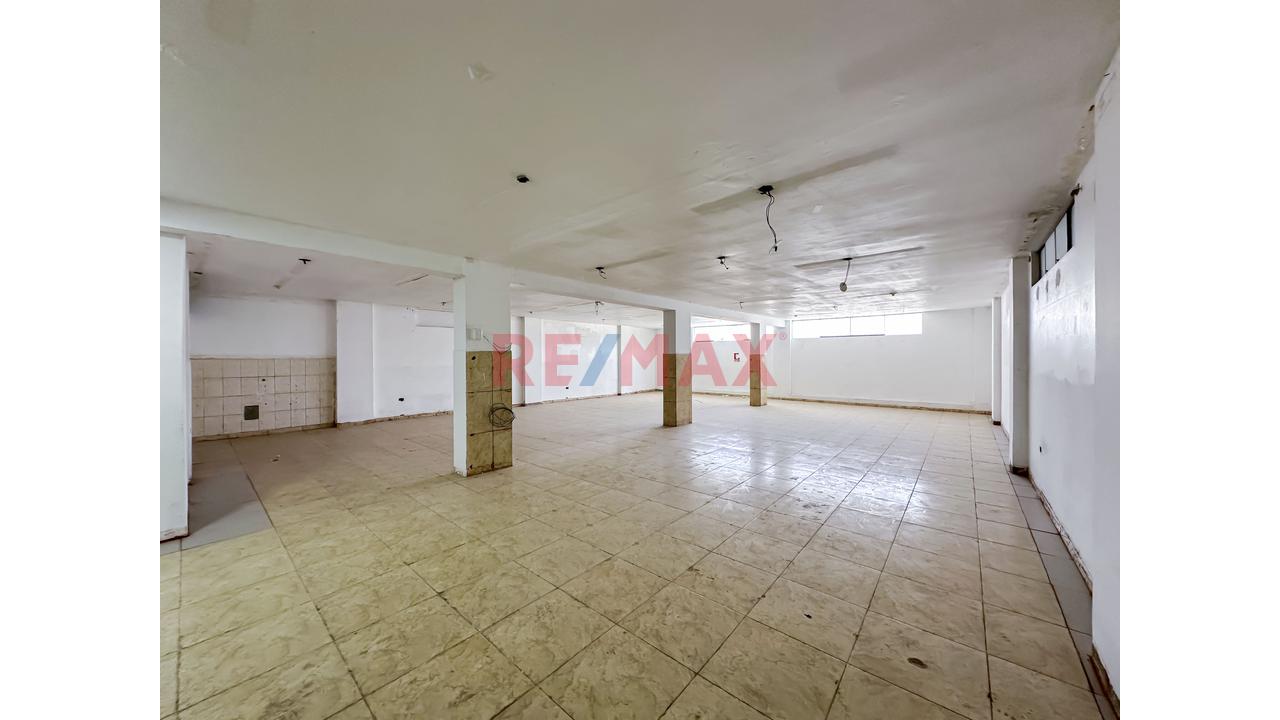 ¡Alquilo Amplio Local Comercial  2Do Piso En Los Olivos!  Ideal Para Academias, Gym, Institutos O Centros Médicos 🏫🏥 - 2