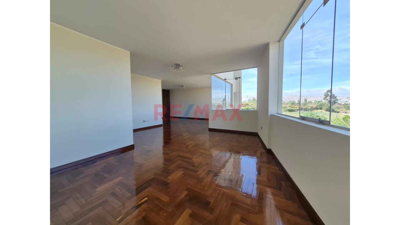 Departamento En Alquiler En Cayma Con Vista A La Campiña — foto 7