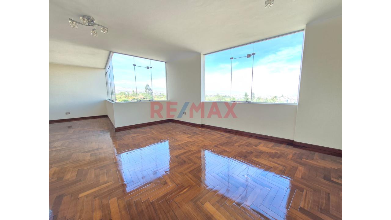 Departamento En Alquiler En Cayma Con Vista A La Campiña — foto 5