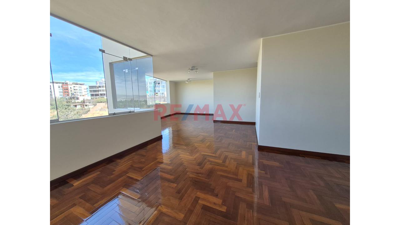 Departamento En Alquiler En Cayma Con Vista A La Campiña — foto 2