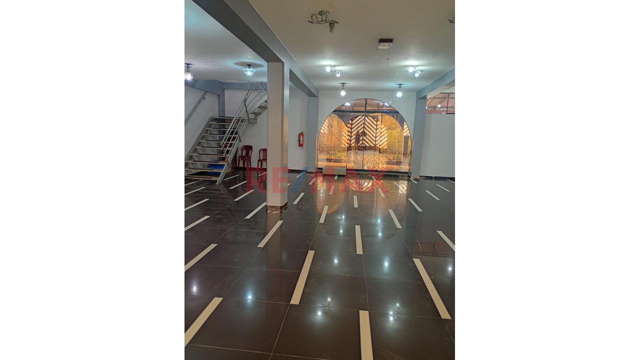 Alquiler Local Comercial 150 M²  San Juan De Lurigancho