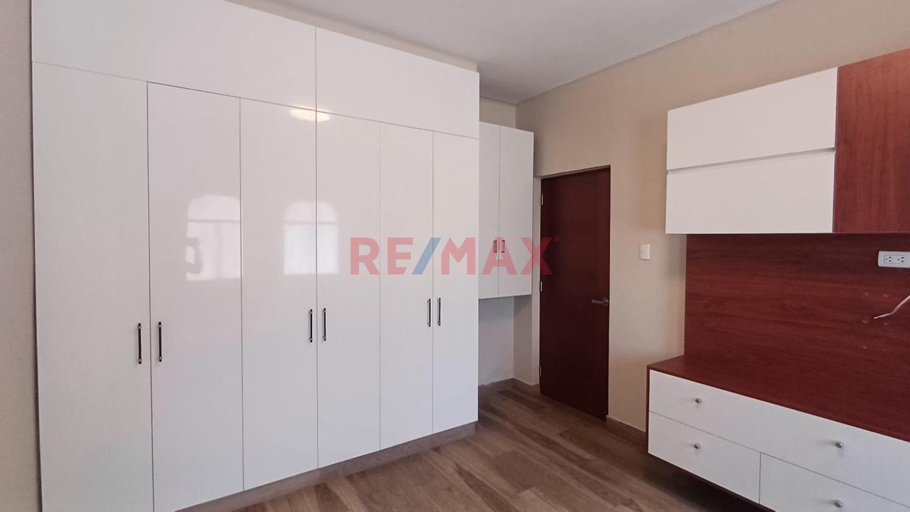 Alquiler Local Comercial Puerta A Calle Av. Del Ejercito Miraflores - 12