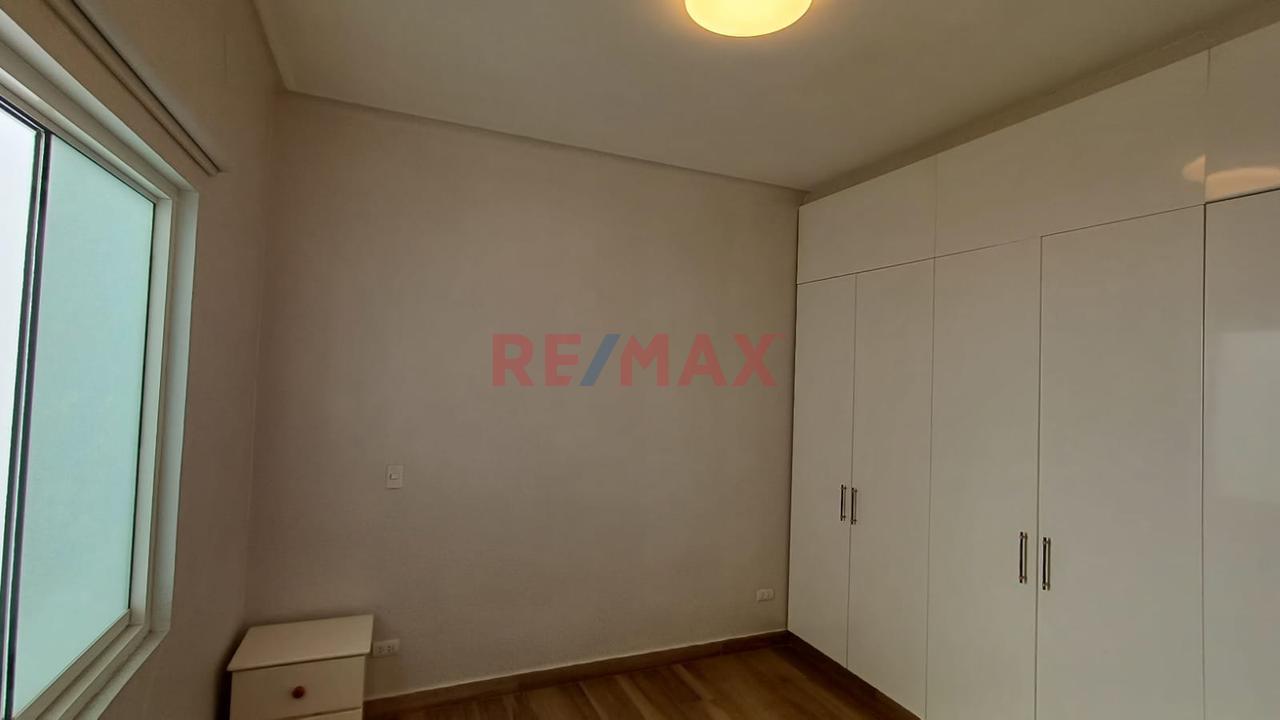 Alquiler Local Comercial Puerta A Calle Av. Del Ejercito Miraflores - 13