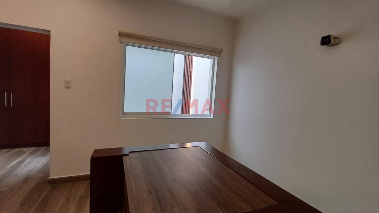 Alquiler Local Comercial Puerta A Calle Av. Del Ejercito Miraflores - 9