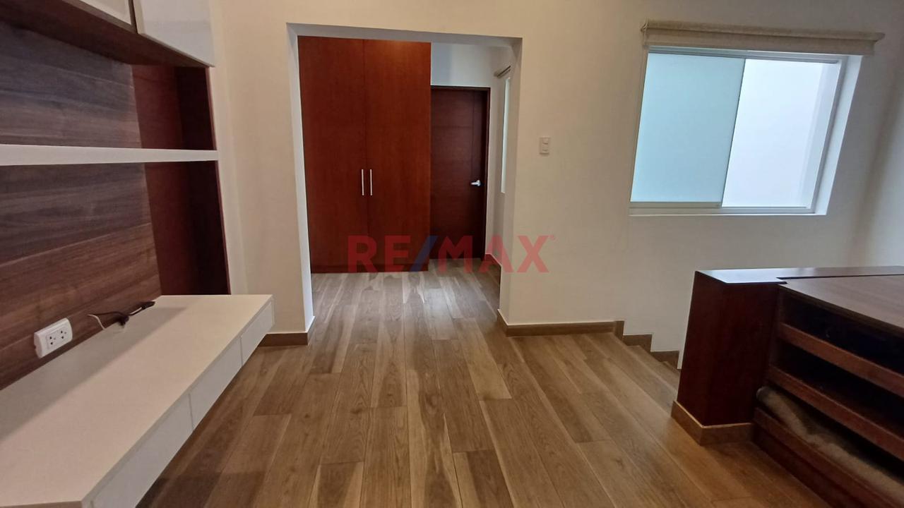Alquiler Local Comercial Puerta A Calle Av. Del Ejercito Miraflores - 10