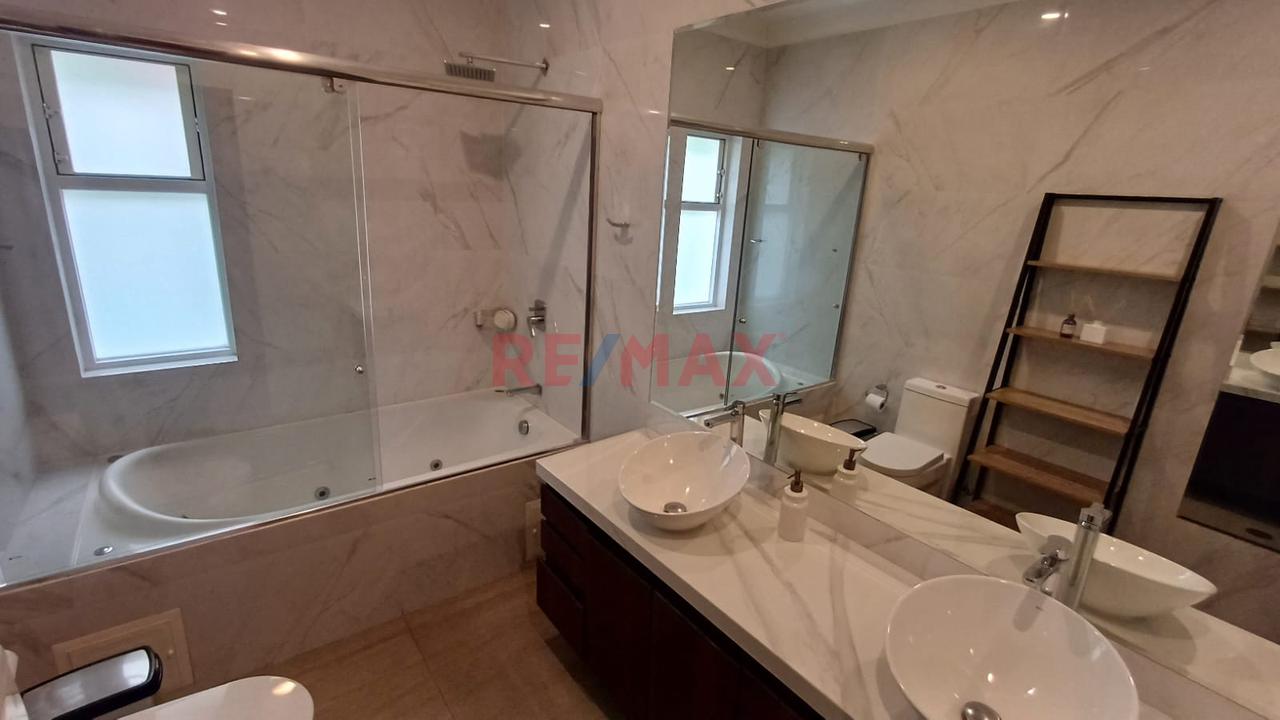 Alquiler Local Comercial Puerta A Calle Av. Del Ejercito Miraflores - 17