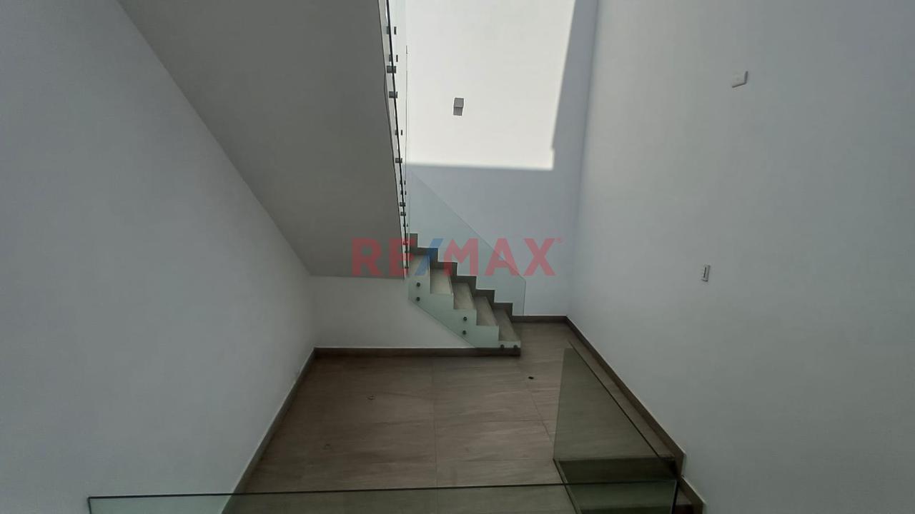 Alquiler Local Comercial Puerta A Calle Av. Del Ejercito Miraflores - 16