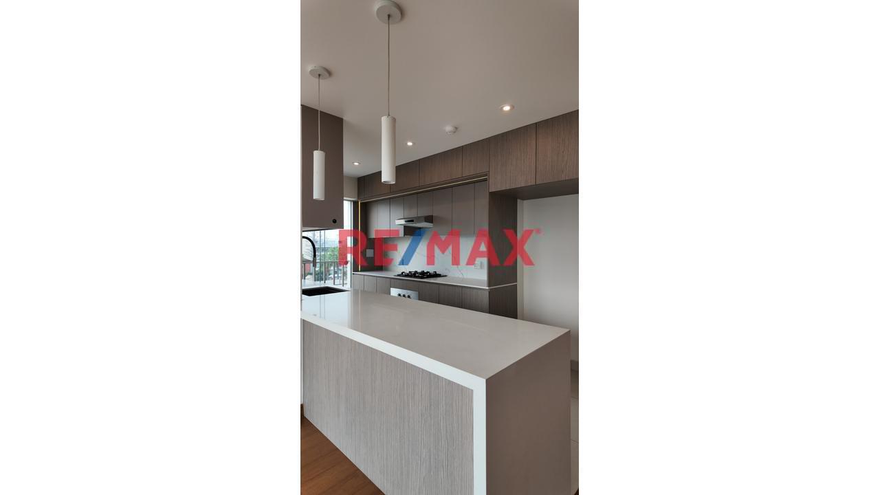 Dúplex En Venta En Surco Frente A Parque: 5 Dormitorios, Terraza Y Acabados Personalizables