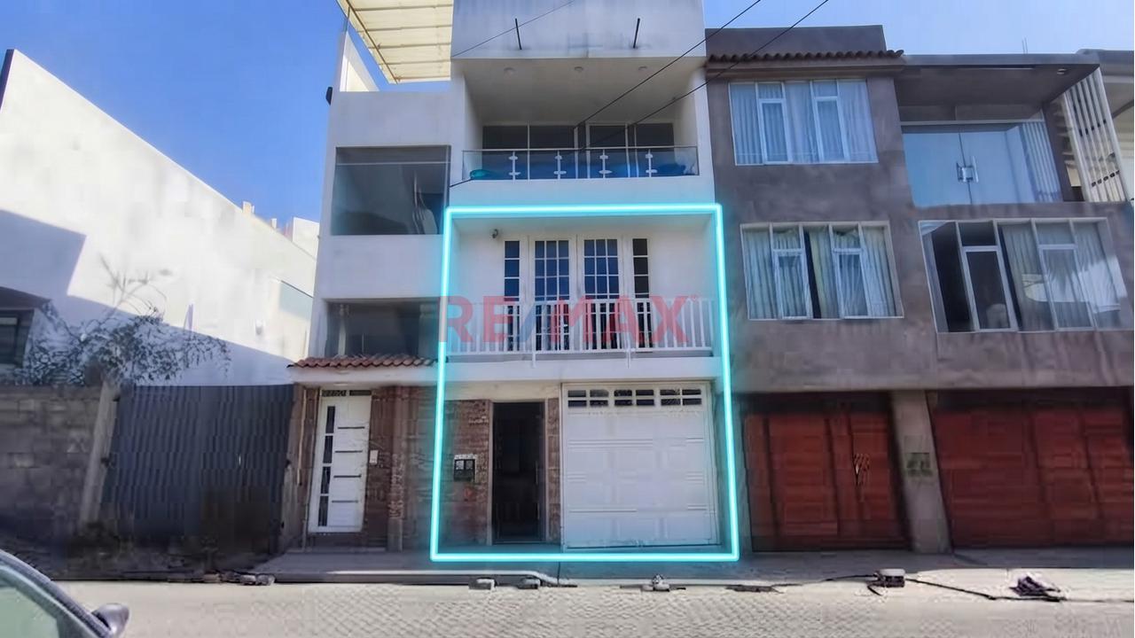 Casa Dúplex En Venta En Jose Luis Bustamante Y Rivero - 2