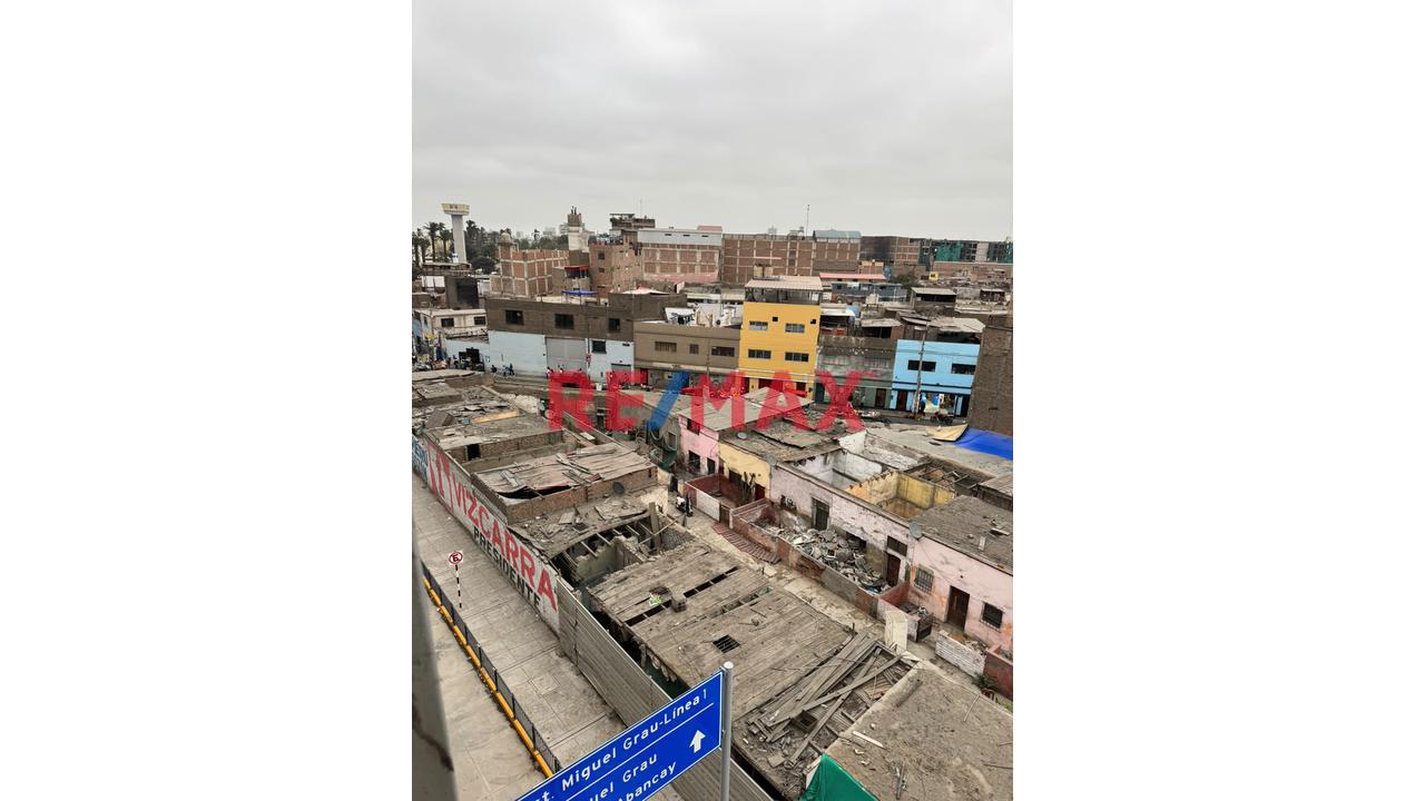 Terreno De 1,778 M² Junto A La Estación Grau Del Metro De Lima.
