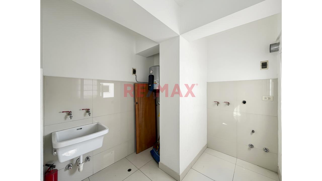 Vive En La Mejor Zona De Surquillo - Vista Interna Iluminda — foto 7