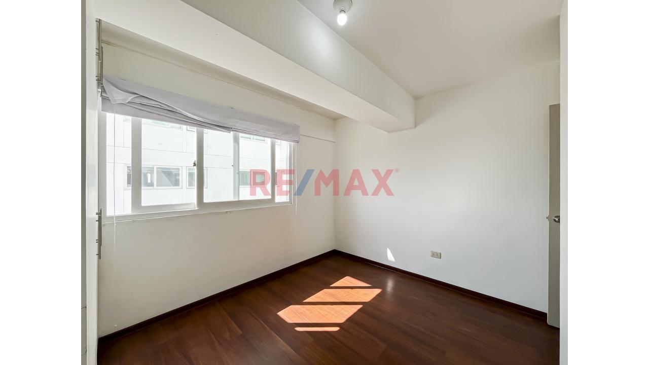 Vive En La Mejor Zona De Surquillo - Vista Interna Iluminda — foto 12