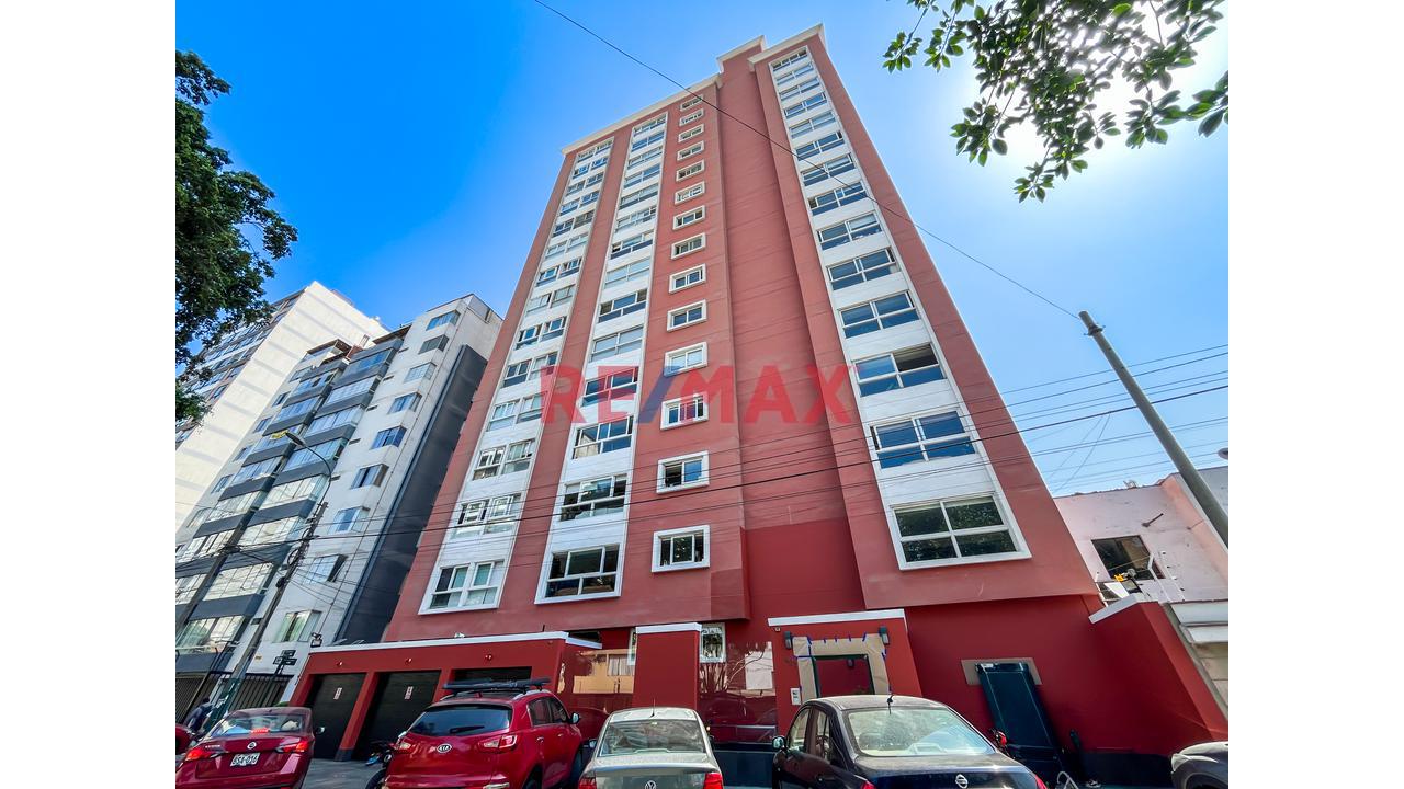 Vive En La Mejor Zona De Surquillo - Vista Interna Iluminda