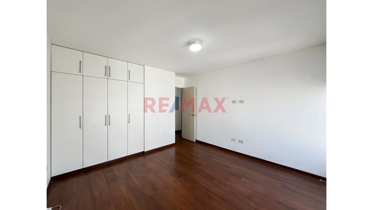 Vive En La Mejor Zona De Surquillo - Vista Interna Iluminda — foto 10