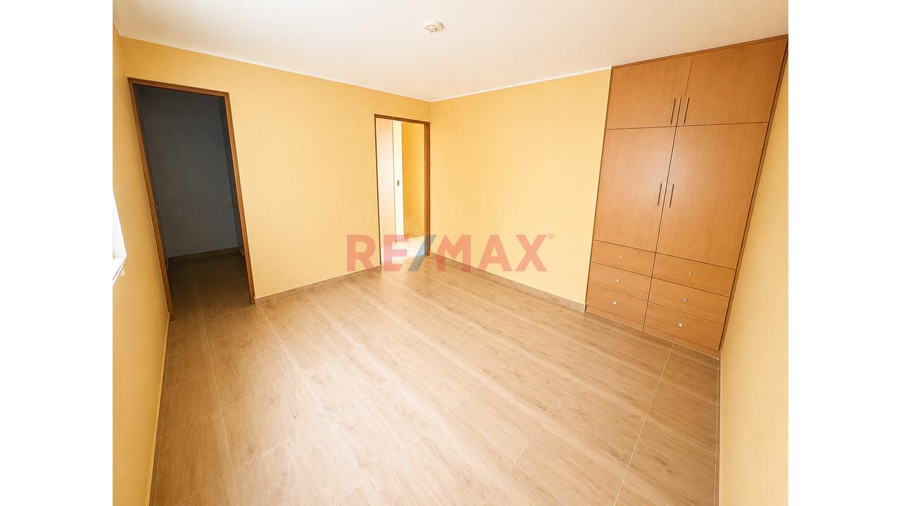 ¡Gran Oportunidad! Departamento Duplex En Urb Alpamayo - Limite Con La Molina - 13