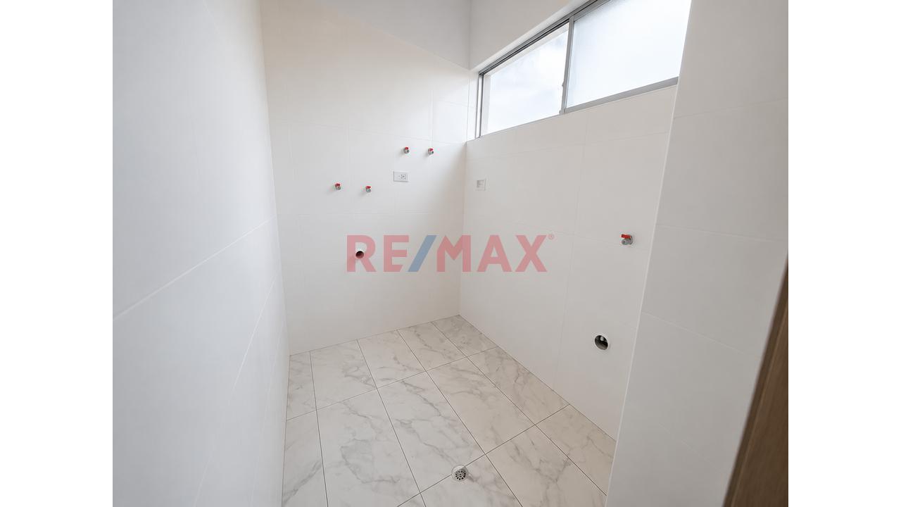 ¡Gran Oportunidad! Departamento Duplex En Urb Alpamayo - Limite Con La Molina - 16
