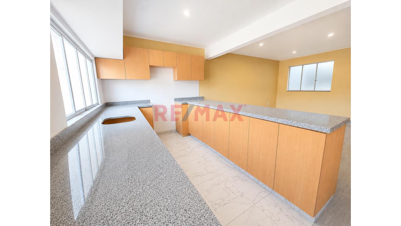 ¡Gran Oportunidad! Departamento Duplex En Urb Alpamayo - Limite Con La Molina - 5