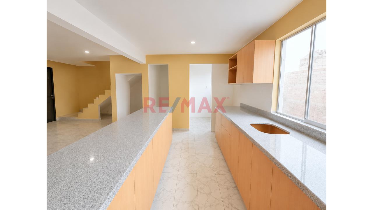 ¡Gran Oportunidad! Departamento Duplex En Urb Alpamayo - Limite Con La Molina - 1