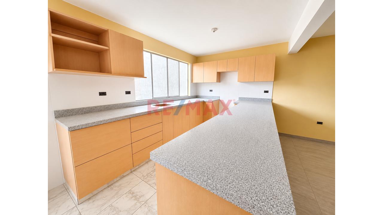¡Gran Oportunidad! Departamento Duplex En Urb Alpamayo - Limite Con La Molina - 6