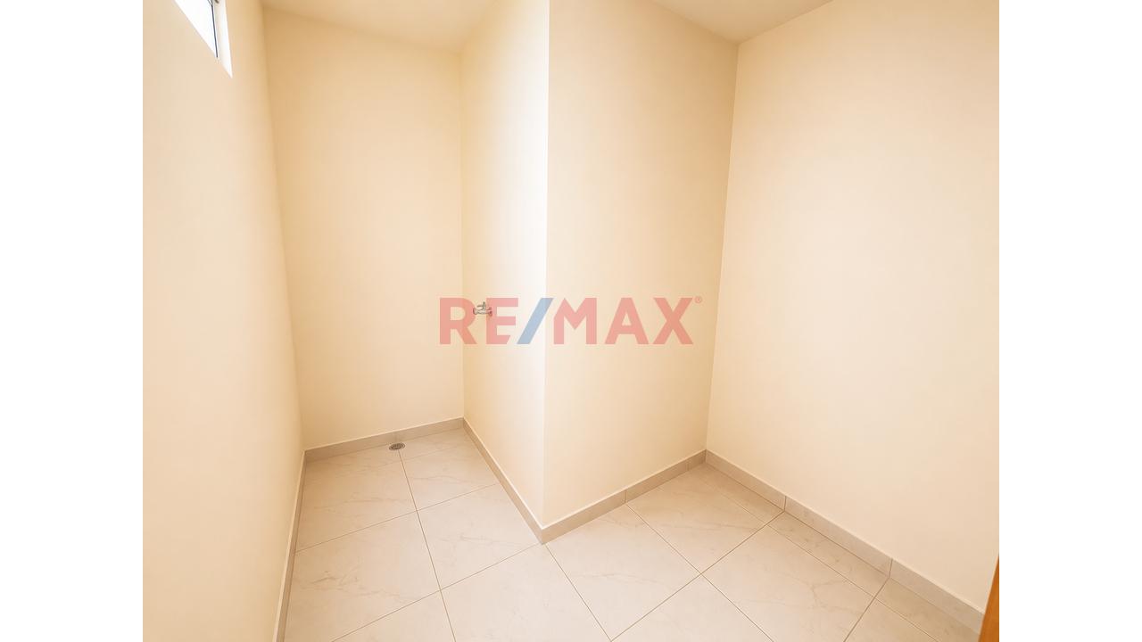 ¡Gran Oportunidad! Departamento Duplex En Urb Alpamayo - Limite Con La Molina - 17