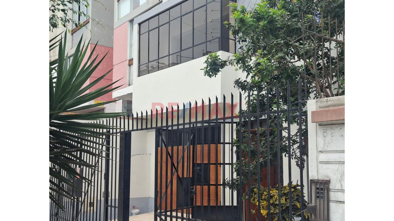 Se Alquila Casa Totalmente Remodelada En Pueblo Libre 4 Dormitorios, 4.5 Baños Y Cochera - 3