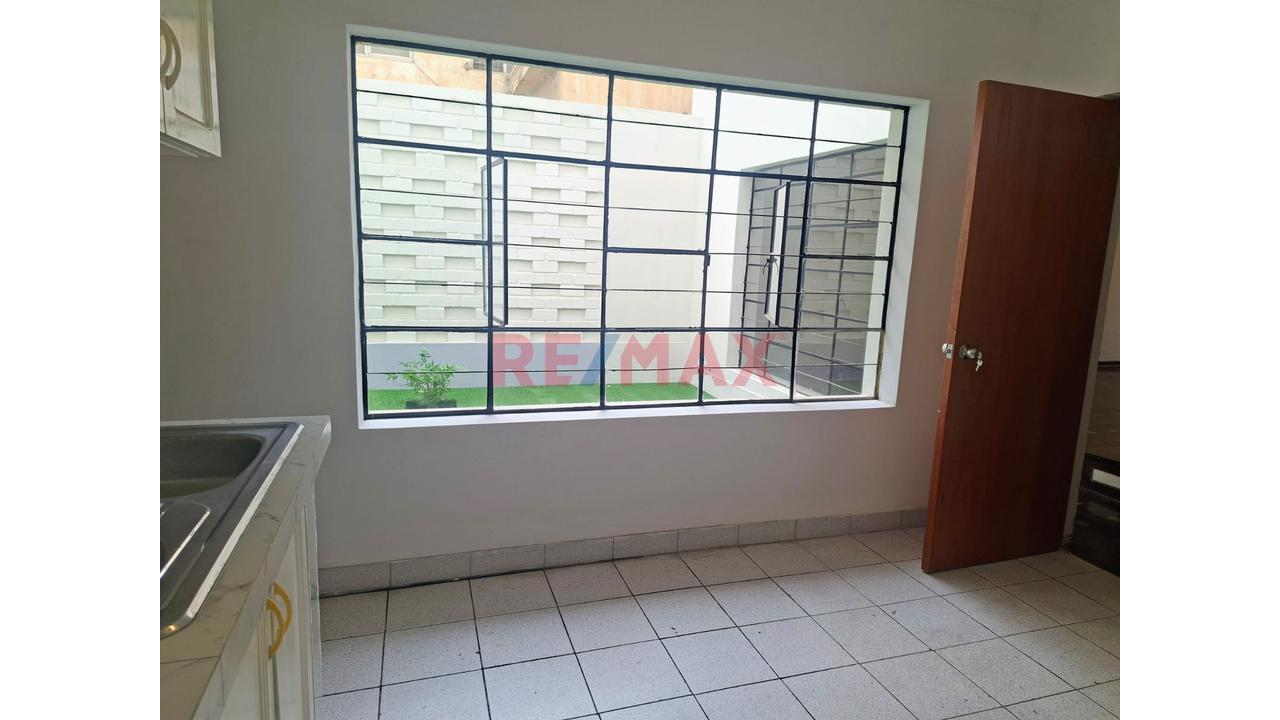Se Alquila Casa Totalmente Remodelada En Pueblo Libre 4 Dormitorios, 4.5 Baños Y Cochera - 12