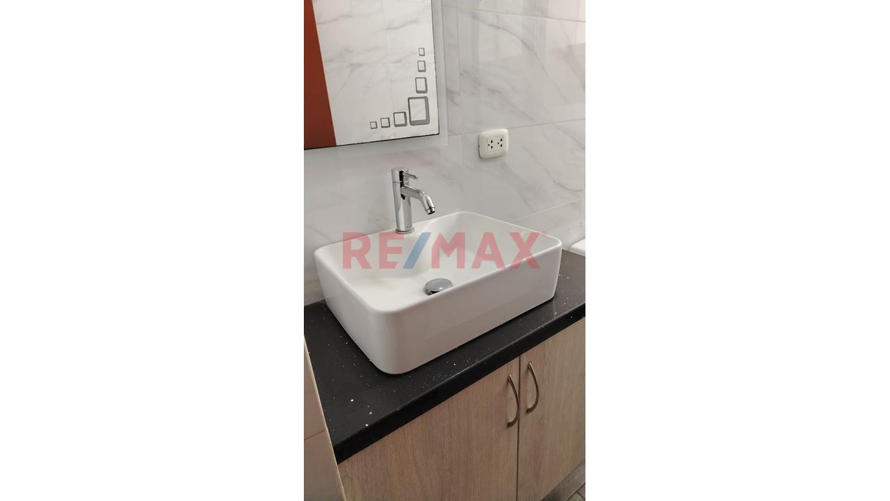 Alquiler De Amplio Departamento Con Cochera En Res. Mirasol De Cayma — foto 3