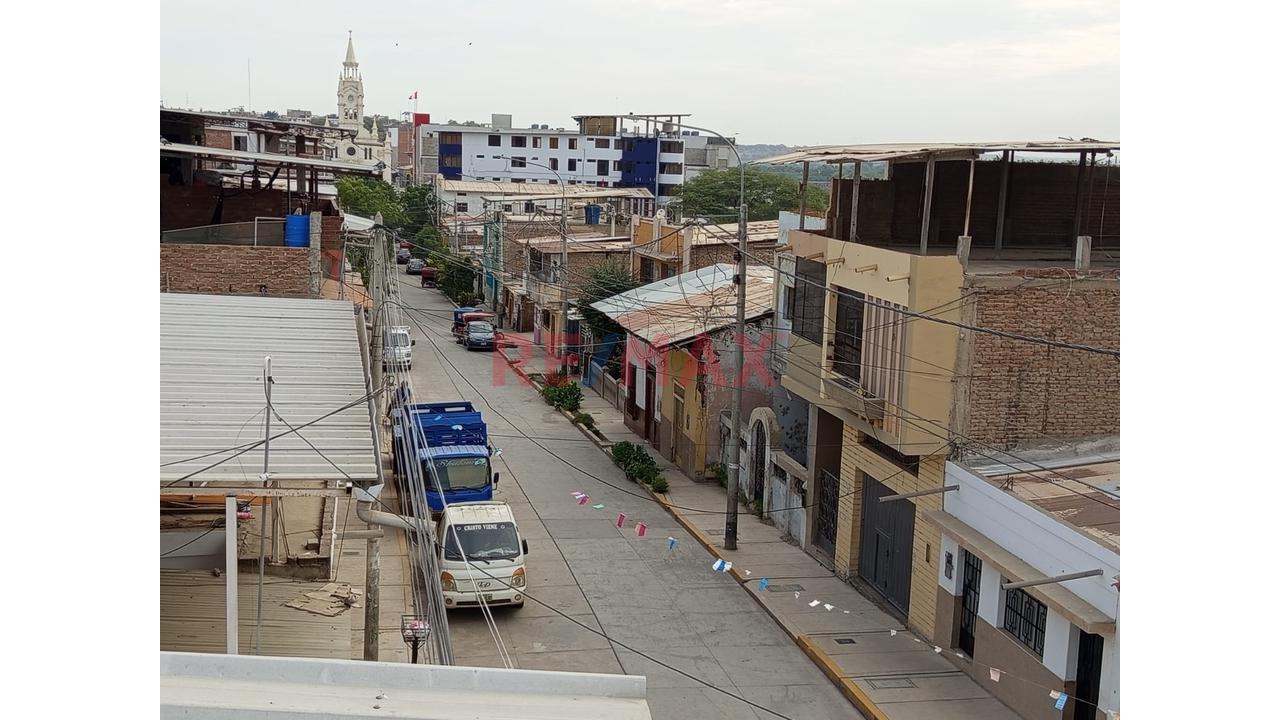 🚀Gran Oportunidad🚀 🏚Vive O Invierte En El Corazón De Sullana📌📍 A Dos Cuadras De La Plaza De Armas A Tan Solo💰 $45960🧨 - 8