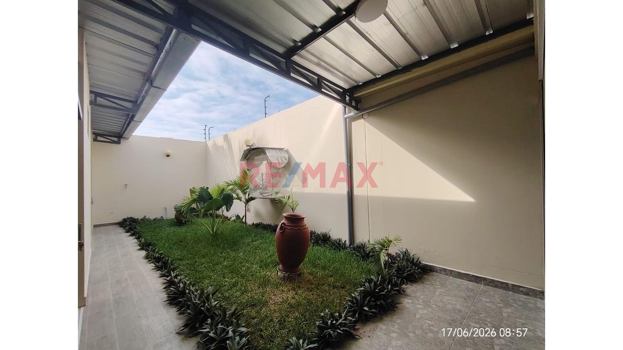 Espectacular Casa En Loma Linda Con 3 Departamentos Independientes A Precio De Ocasion - 20