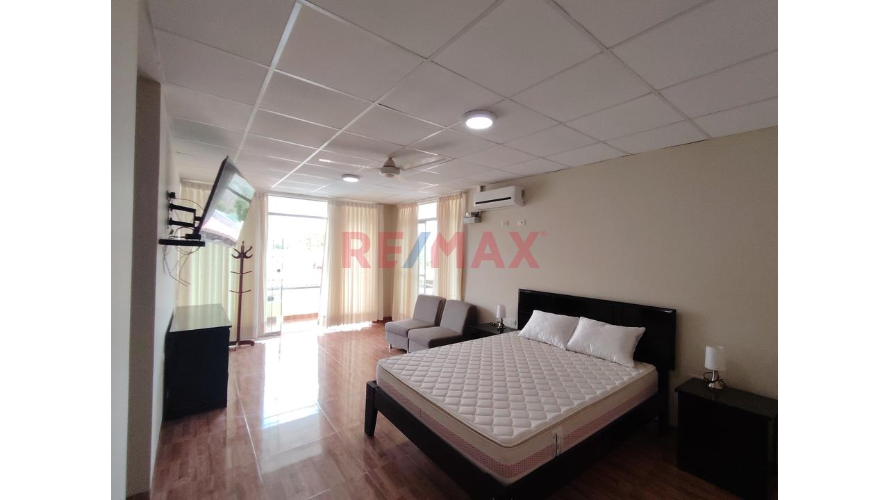 Espectacular Casa En Loma Linda Con 3 Departamentos Independientes A Precio De Ocasion - 11