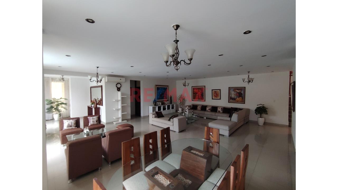 Espectacular Casa En Loma Linda Con 3 Departamentos Independientes A Precio De Ocasion - 5