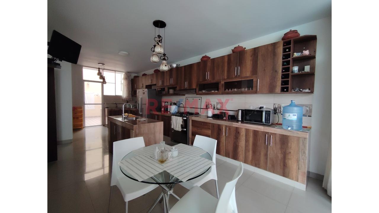 Espectacular Casa En Loma Linda Con 3 Departamentos Independientes A Precio De Ocasion - 7
