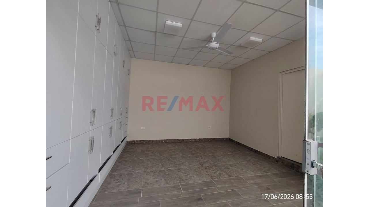 Espectacular Casa En Loma Linda Con 3 Departamentos Independientes A Precio De Ocasion - 18