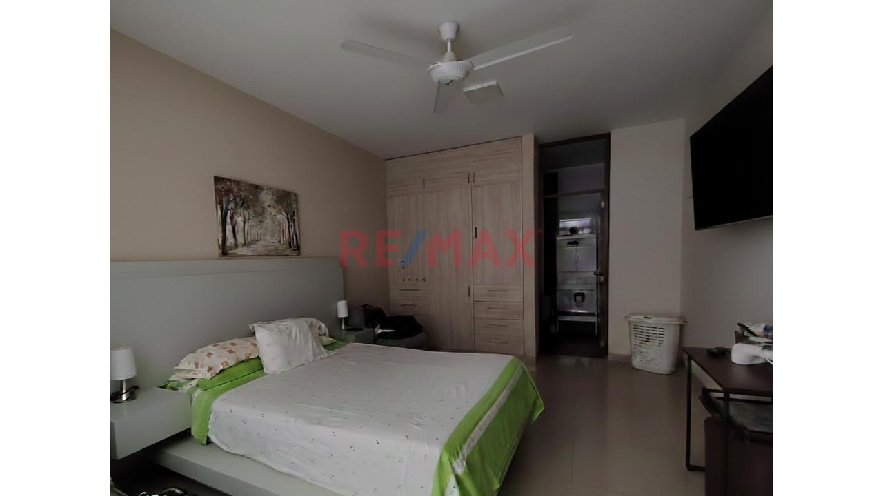 Espectacular Casa En Loma Linda Con 3 Departamentos Independientes A Precio De Ocasion - 9