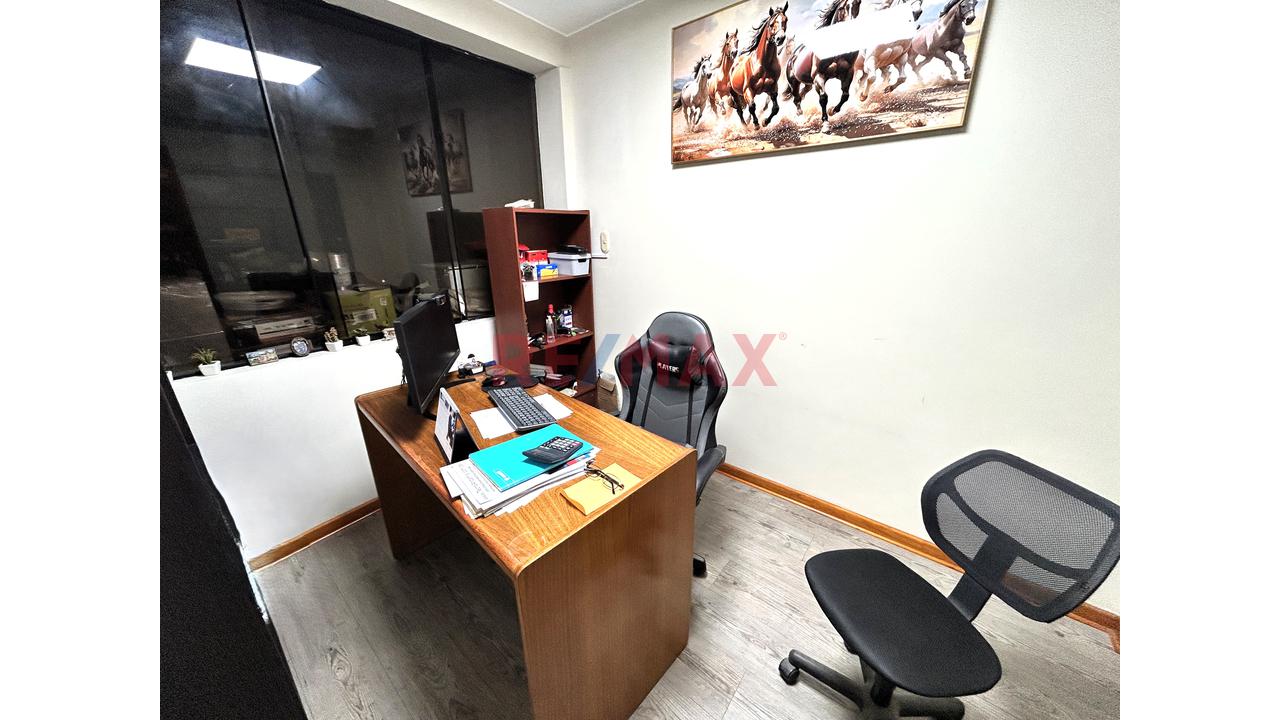 Vendo Amplia Casa De 245.49 M² Comonidad Y Conford En Sjm — foto 9