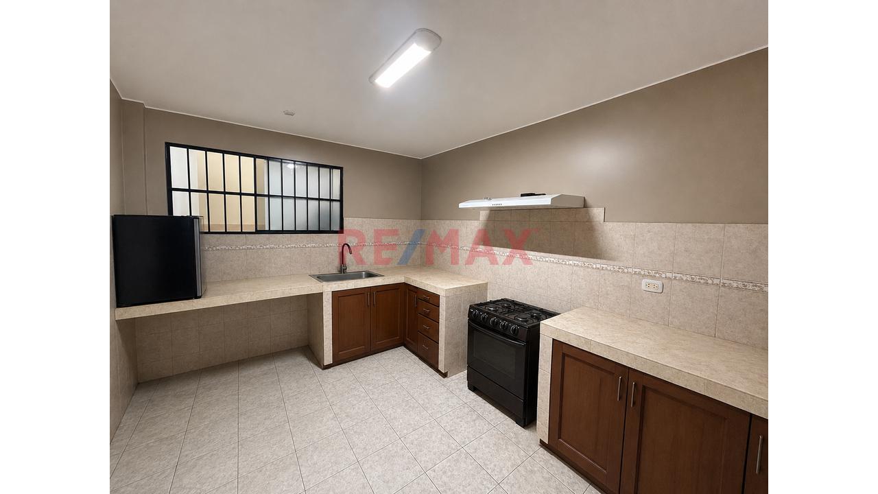 Vendo Amplia Casa De 245.49 M² Comonidad Y Conford En Sjm — foto 4